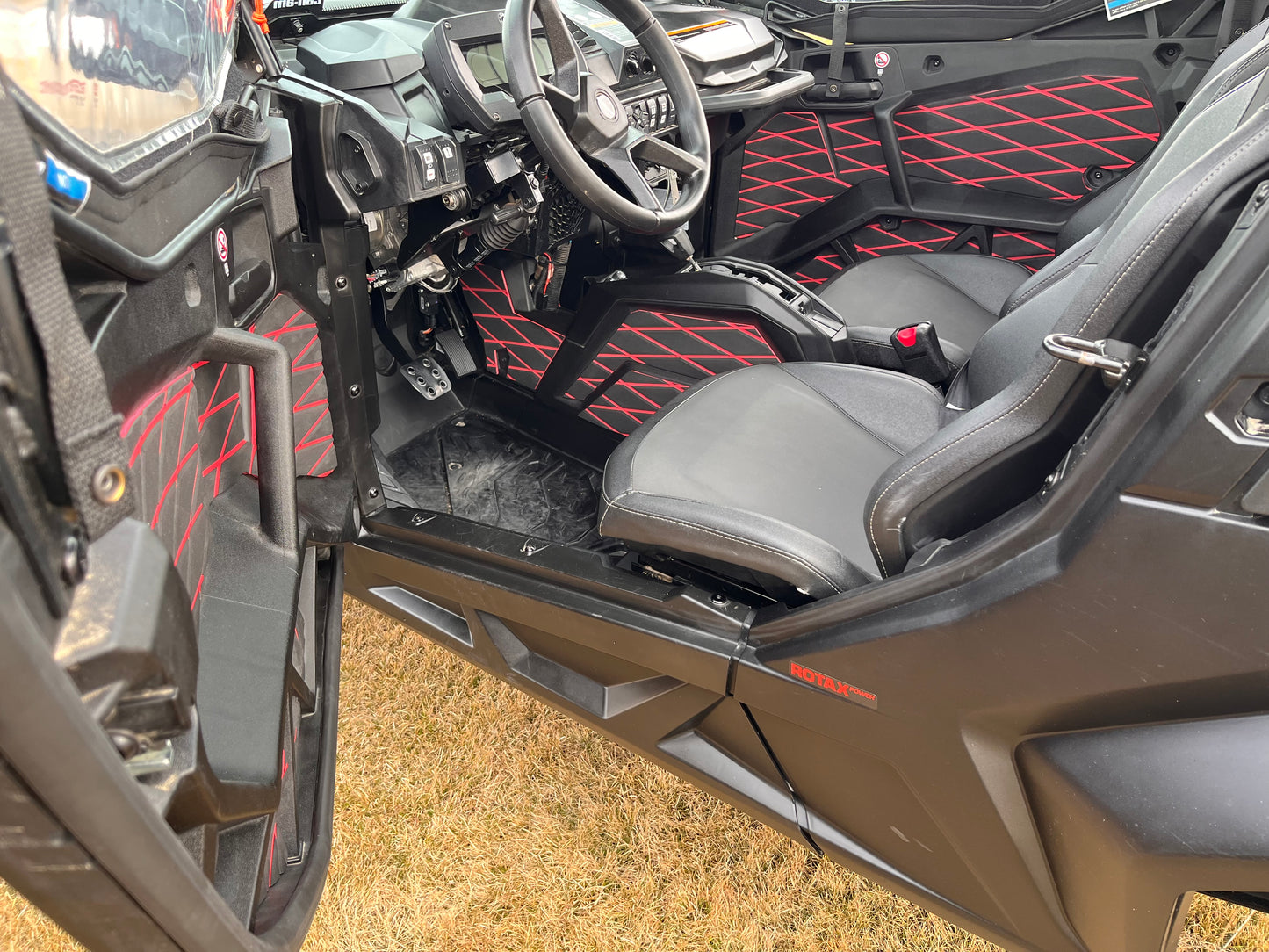 Can-Am Commander 2-Seater Console + Door Accent Panel Kit